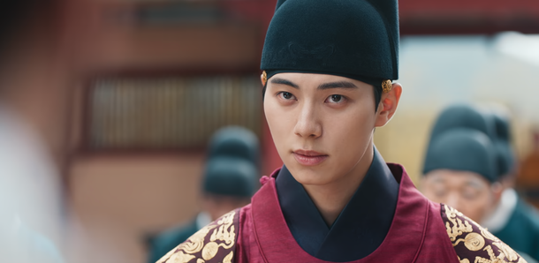 'Bon Appétit, Your Majesty' của YoonA đạt rating kỷ lục giữa cáo buộc bóp méo lịch sử