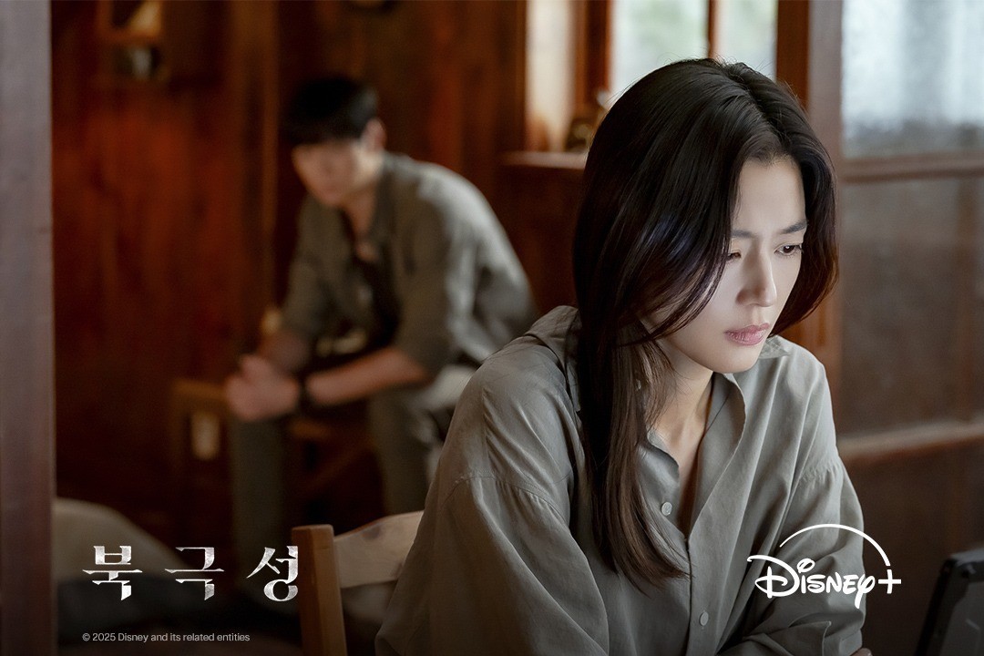 'Tempest' vươn lên Top 2 toàn cầu giữa bối cảnh Jun Ji Hyun bị tẩy chay tại Trung