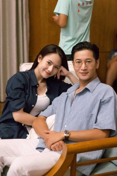 Việt Hoa 'đưa' ông xã vào phim, hé lộ chuyện tình cảm lãng mạn ngoài đời