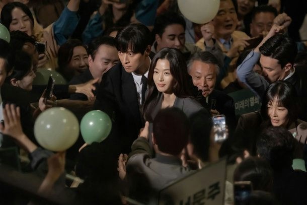 Jun Ji Hyun bị đưa vào danh sách 'đen' do đóng phim 'Tempest'?