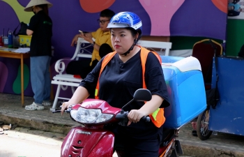 'Xóm trọ Thanh Xuân': Tuyền Mập thất bại ê chề khi nghỉ nghề shipper chuyển hướng bán trà chanh