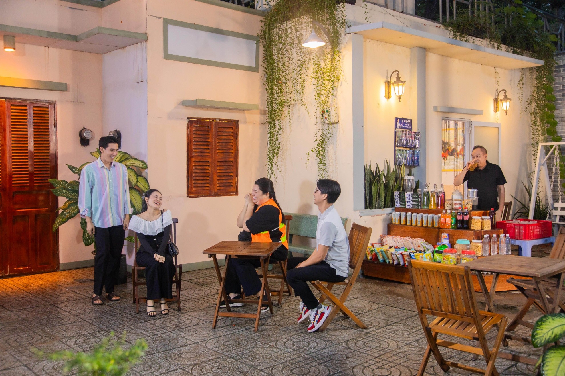 'Xóm trọ Thanh Xuân': Tuyền Mập thất bại ê chề khi nghỉ nghề shipper chuyển hướng bán trà chanh