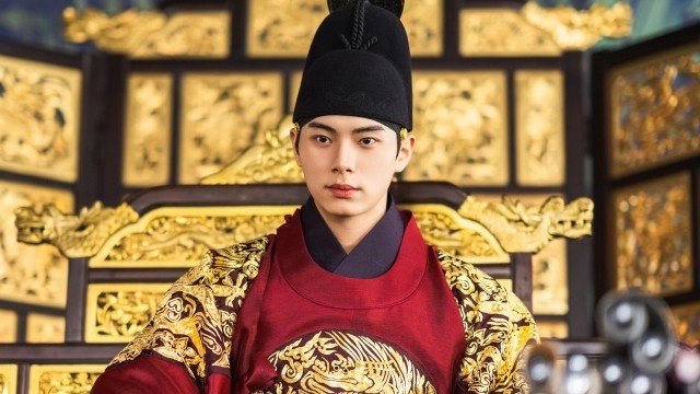 'Bon Appétit, Your Majesty' đưa Lee Chae Min lên hàng siêu sao