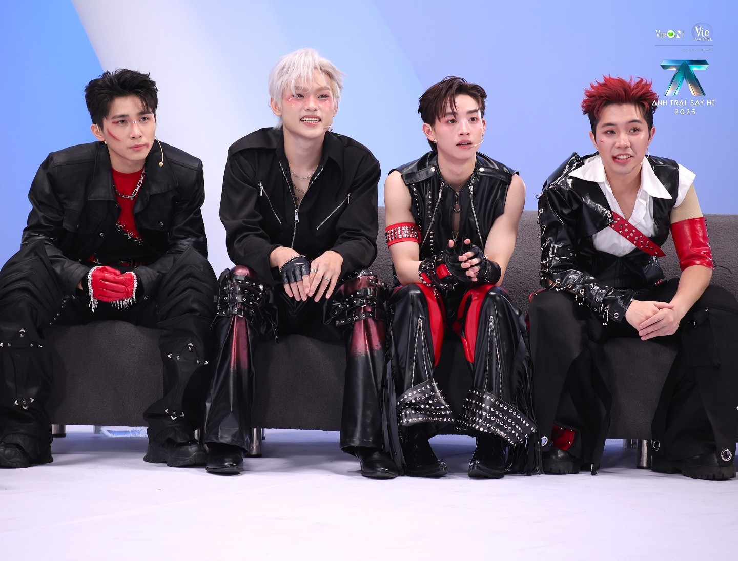 'Anh trai 'Say Hi' 2025' tập 2: MC Trấn Thành khơi màn 'đại hội vạch mặt', dàn Anh trai lộ loạt bí mật bất ngờ