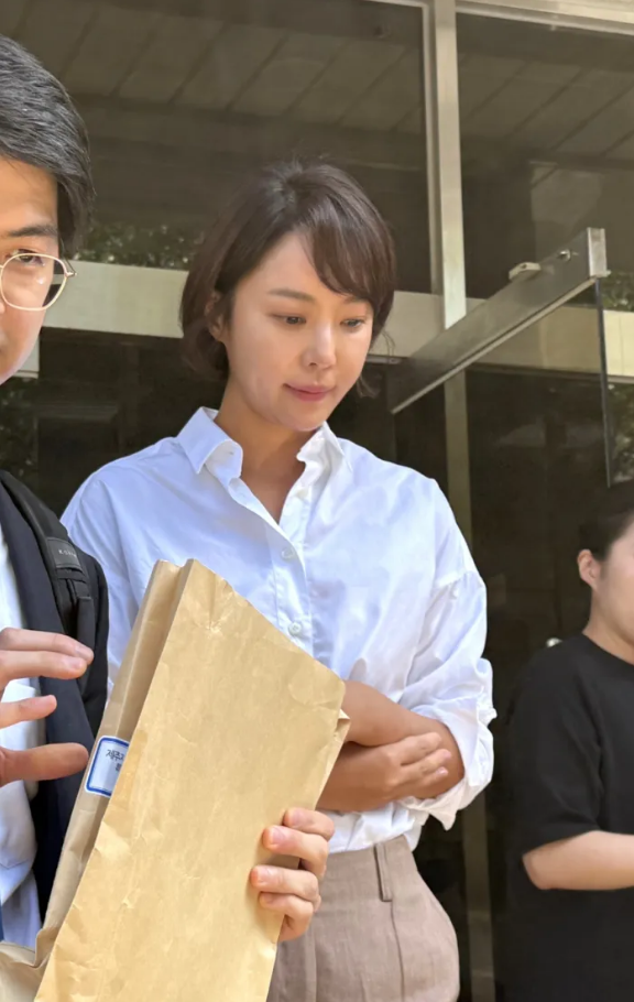 Hwang Jung Eum nhận án tù treo vì tội tham ô