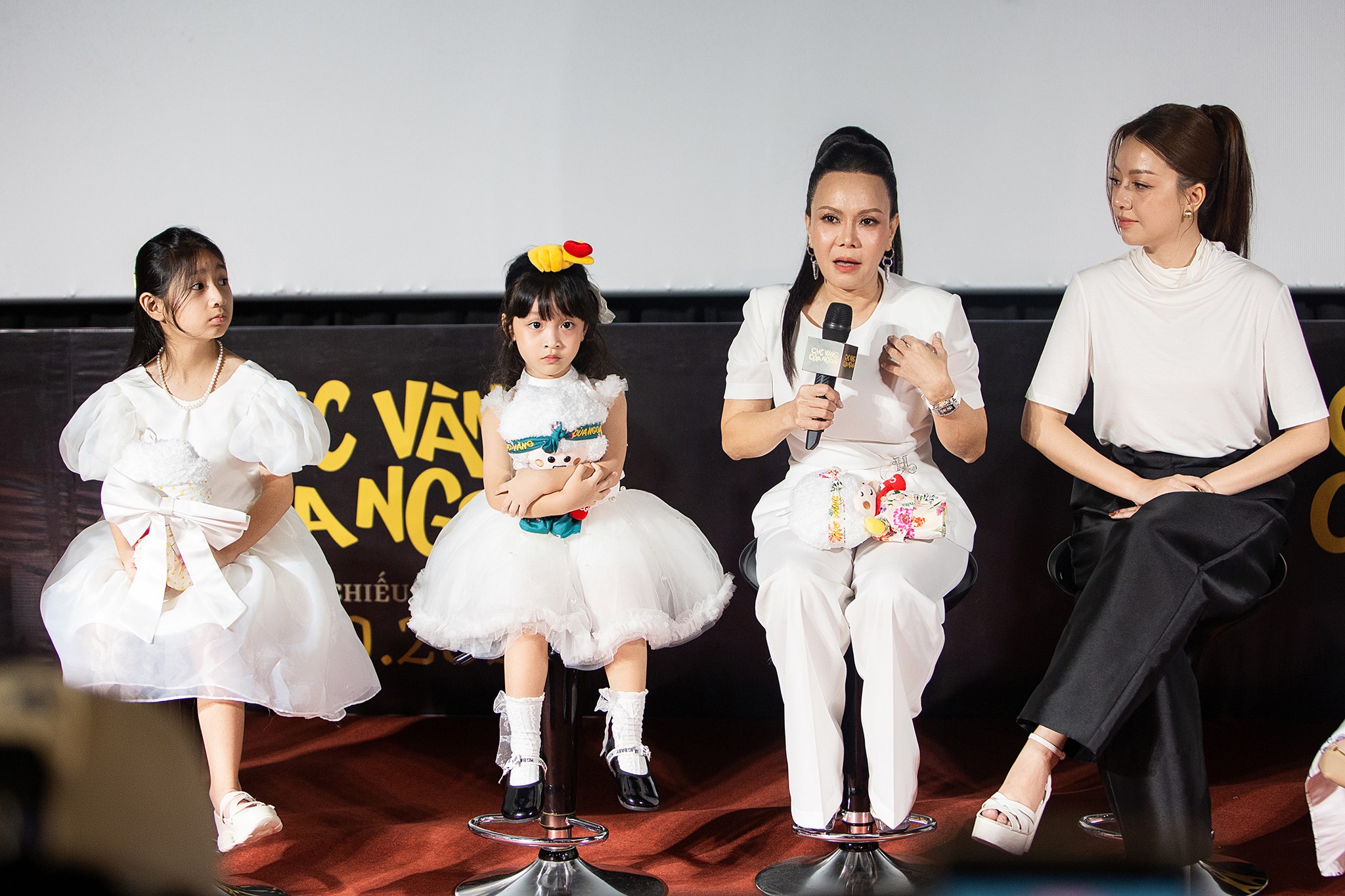 Đạo diễn Khương Ngọc: 'Cục vàng của ngoại' là tấm gương phản chiếu qua các mùa từ mẹ qua con, từ bà qua cháu