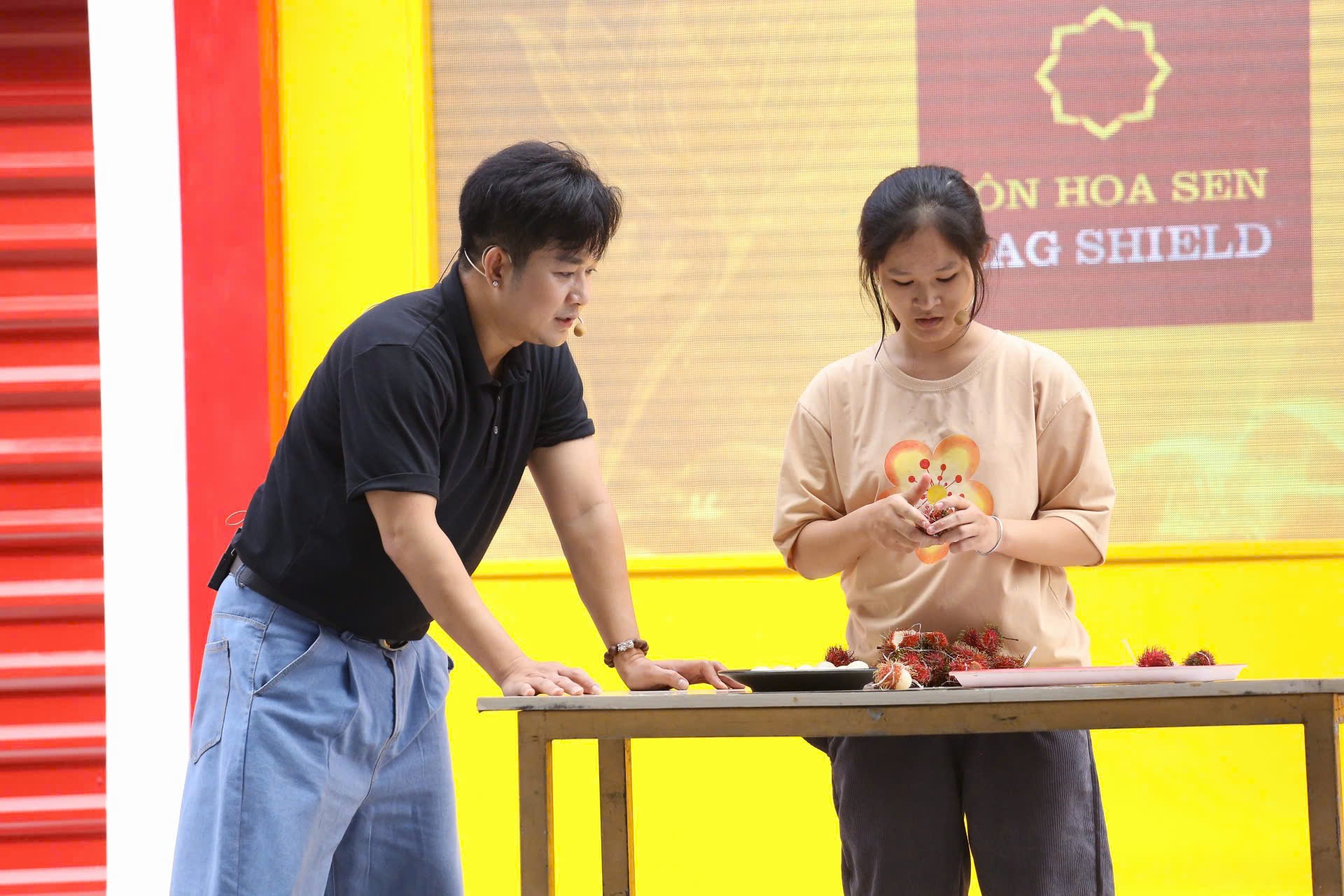 Quách Tuấn Du trở lại quê hương, kể về tuổi thơ đi bán bánh trong chương trình 'Mái ấm gia đình Việt'