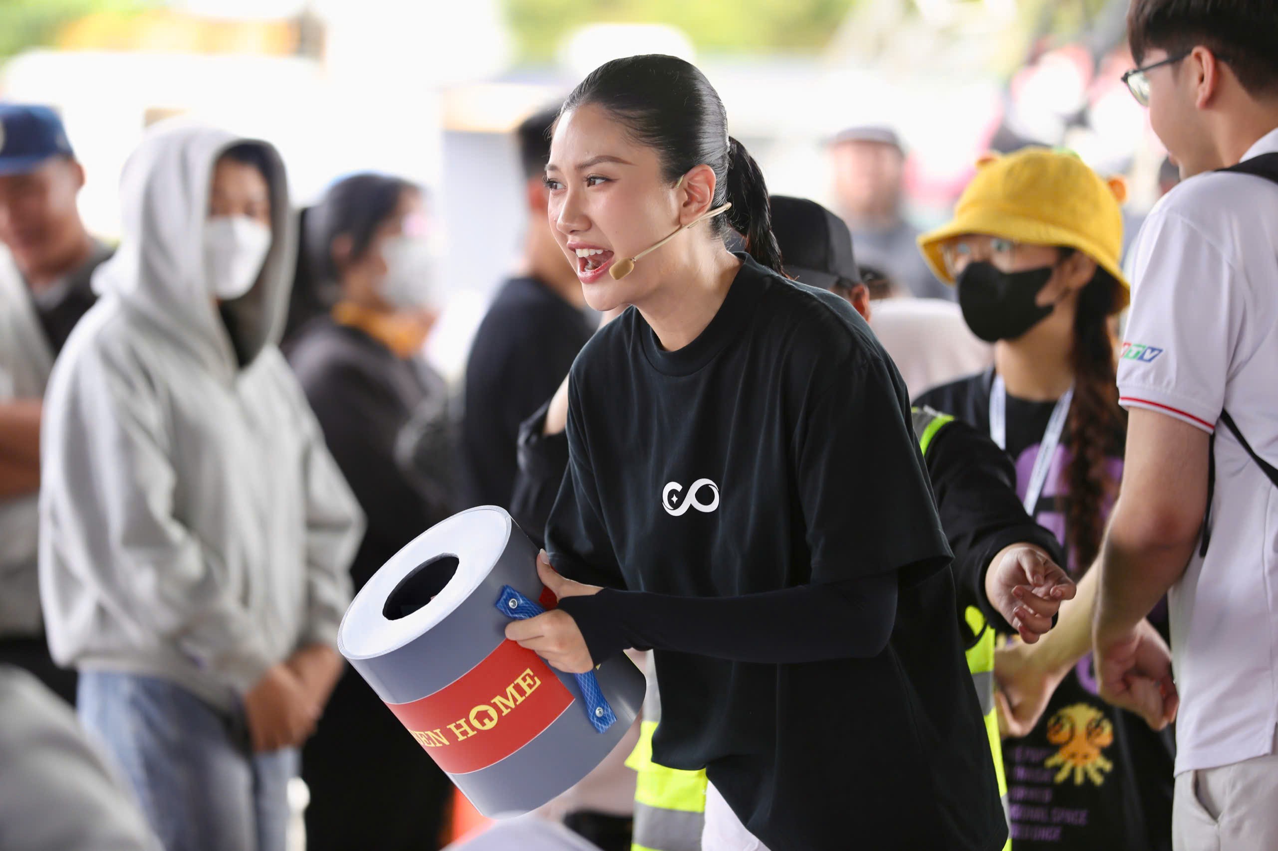 Quách Tuấn Du trở lại quê hương, kể về tuổi thơ đi bán bánh trong chương trình 'Mái ấm gia đình Việt'