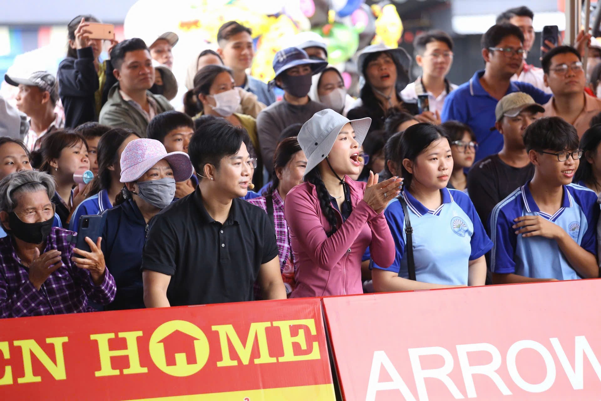 Quách Tuấn Du trở lại quê hương, kể về tuổi thơ đi bán bánh trong chương trình 'Mái ấm gia đình Việt'