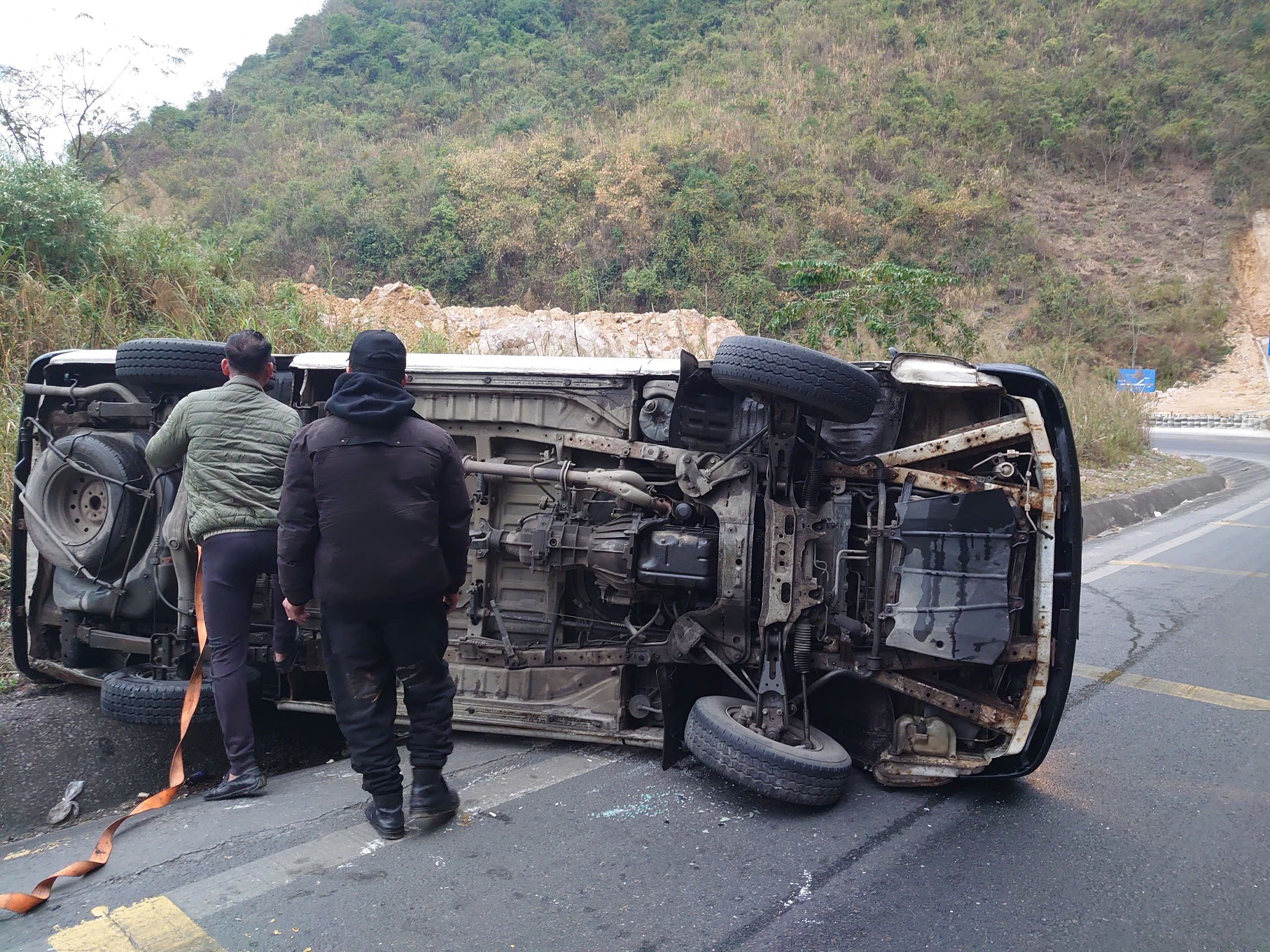 Những con số ấn tượng của phim kinh dị 'Đồi hành xác: Tà thuyết đen trở lại'