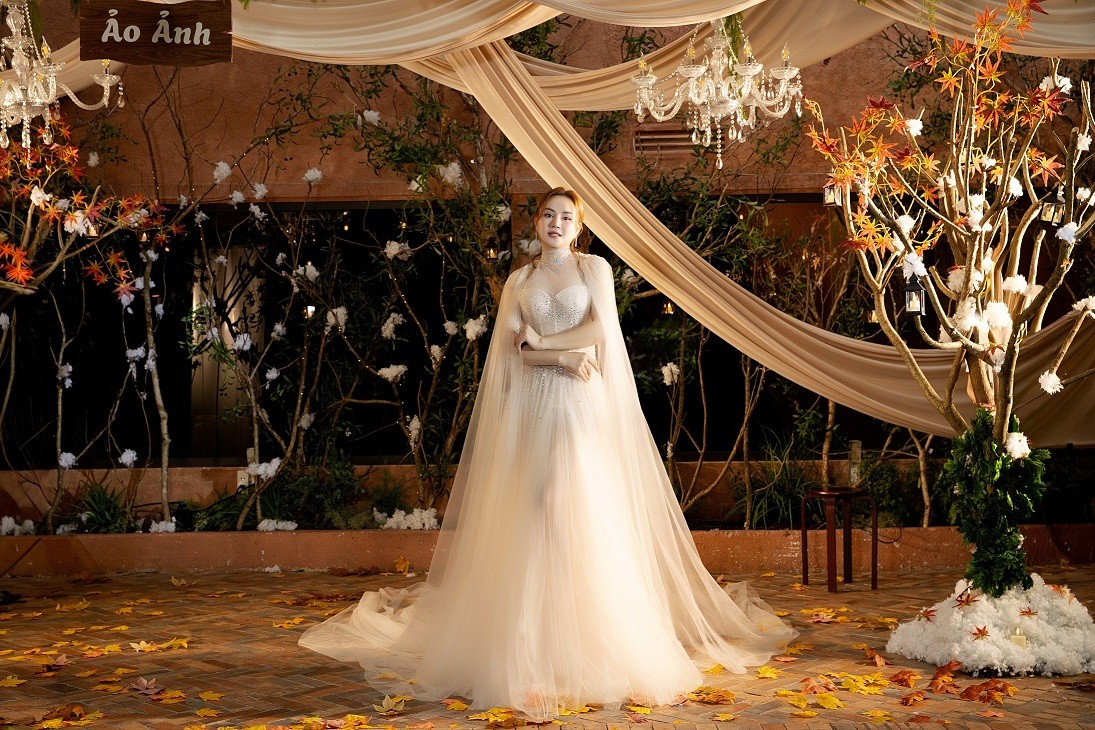 Vy Oanh hội ngộ loạt mỹ nhân Vpop tại buổi họp báo album mới 'Ảo ảnh'