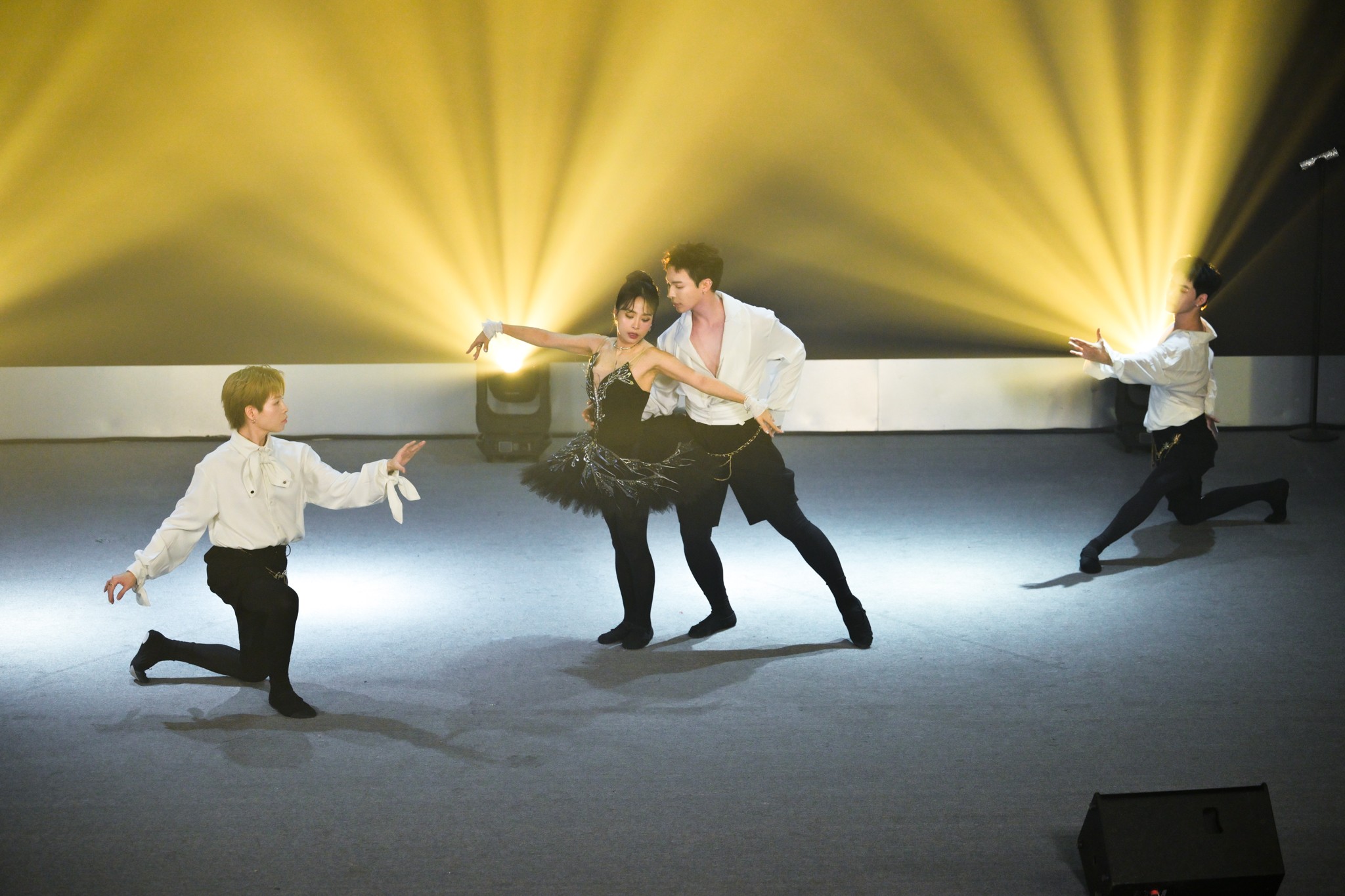 Erik tuyển chọn những 'cỗ máy nhảy' Kiều Anh, Đức Phúc, Hùng Huỳnh vào 'Hits thở'