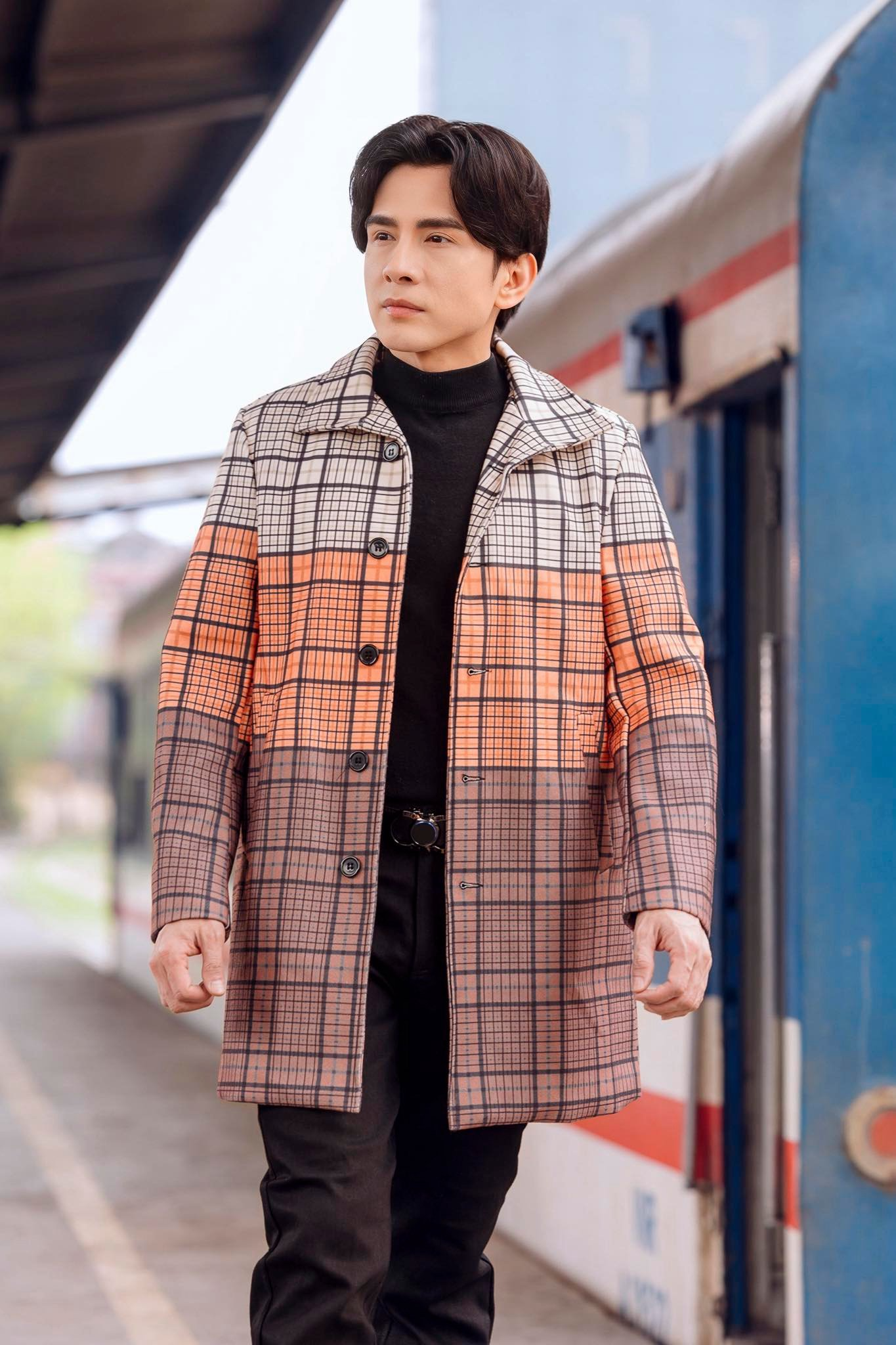 Đan Trường bất ngờ tung teaser MV mới, bắt tay 'hit maker' Đông Thiên Đức trước thềm liveshow 30 năm