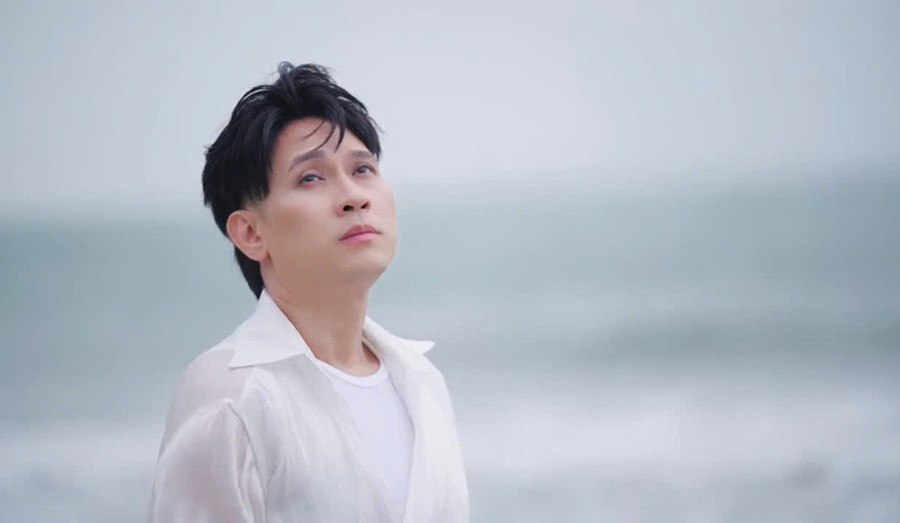 Khi Nguyên Vũ đạo diễn cho chính MV 'Say một đời vì em' của mình