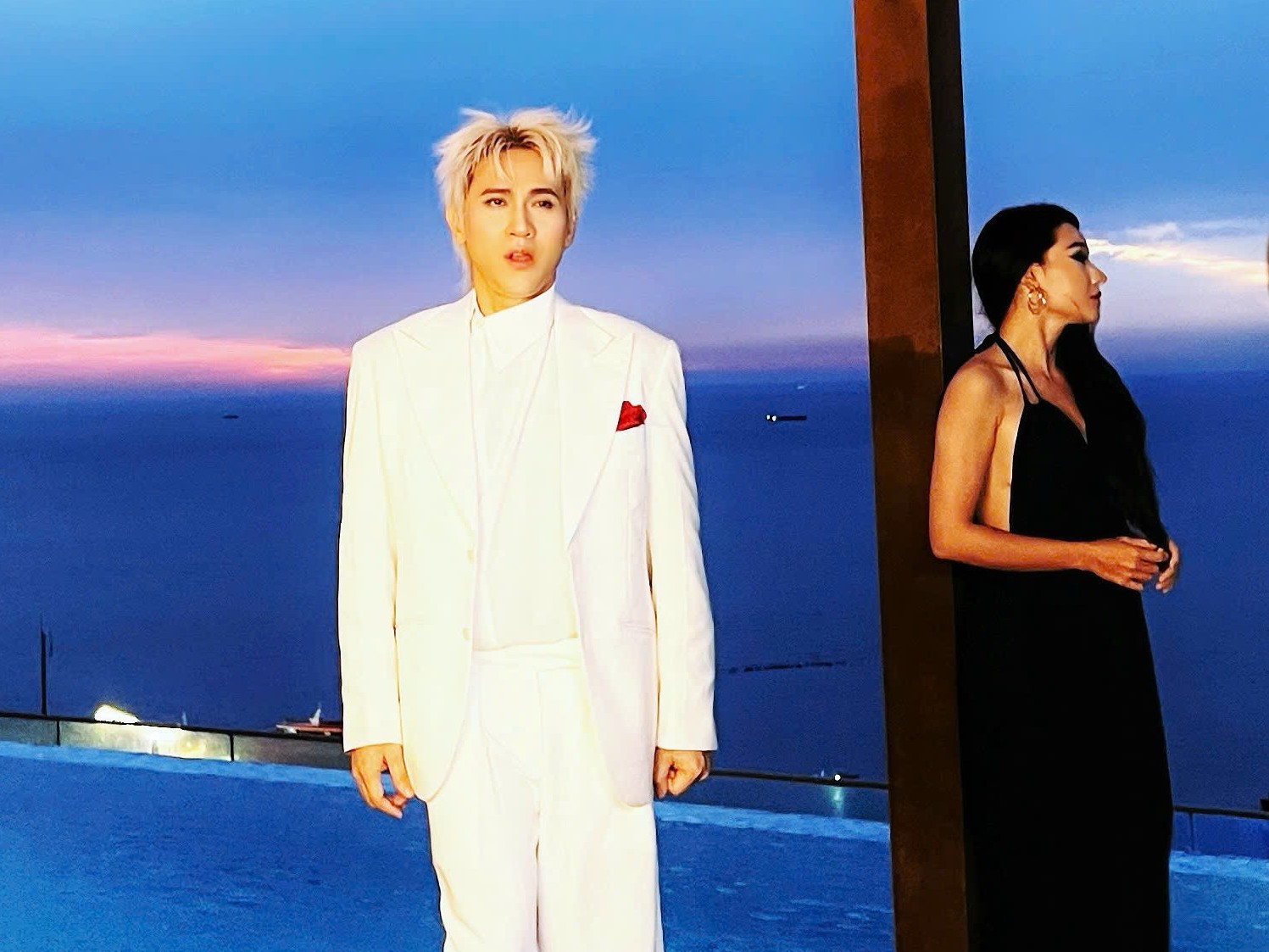 Khi Nguyên Vũ đạo diễn cho chính MV 'Say một đời vì em' của mình