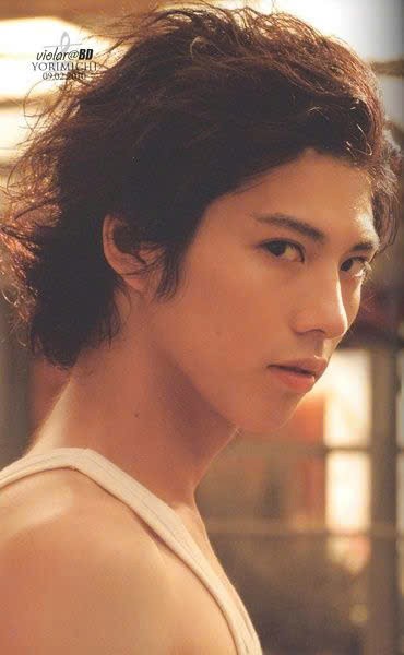 Mỹ nam ngồi xe lăn bí ẩn trong 'Alice in Borderland 3' là ai?