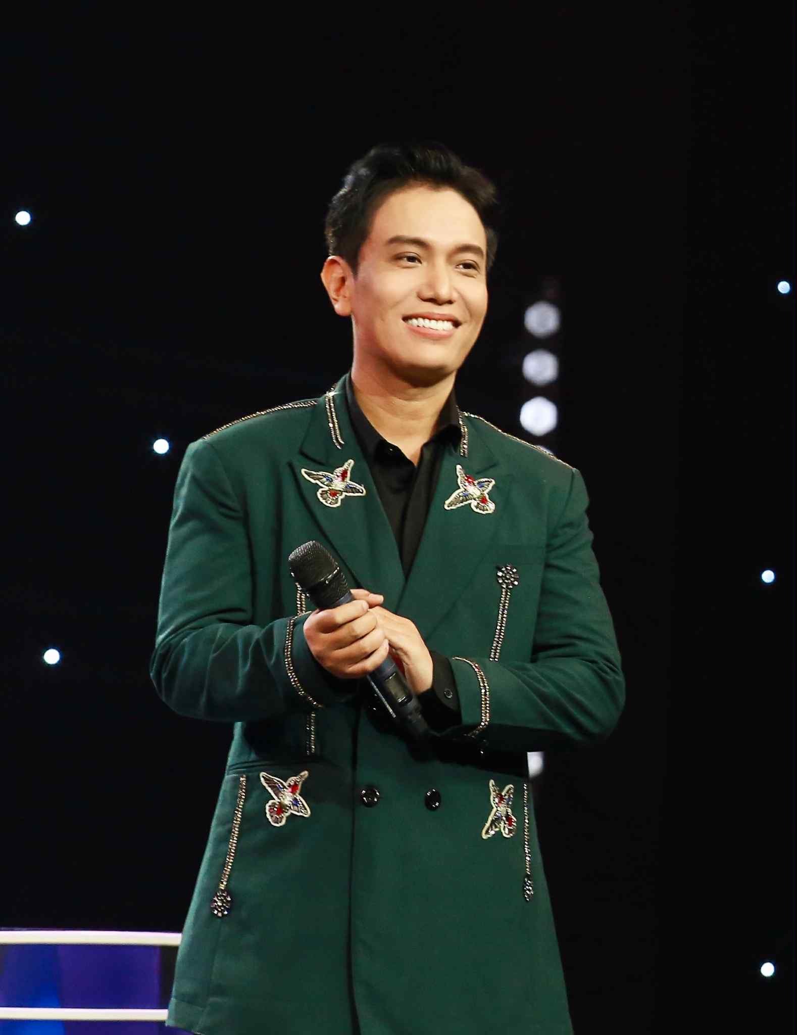 'Người hát tình ca': Anh ba Ngọc Sơn mê mẩn tiếng hát của chàng phóng viên trẻ Hùng Tiến