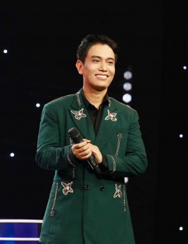 'Người hát tình ca': Anh ba Ngọc Sơn mê mẩn tiếng hát của chàng phóng viên trẻ Hùng Tiến