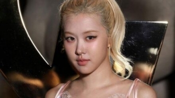 Phong cách thời trang của Rosé (BlackPink) gây tranh cãi