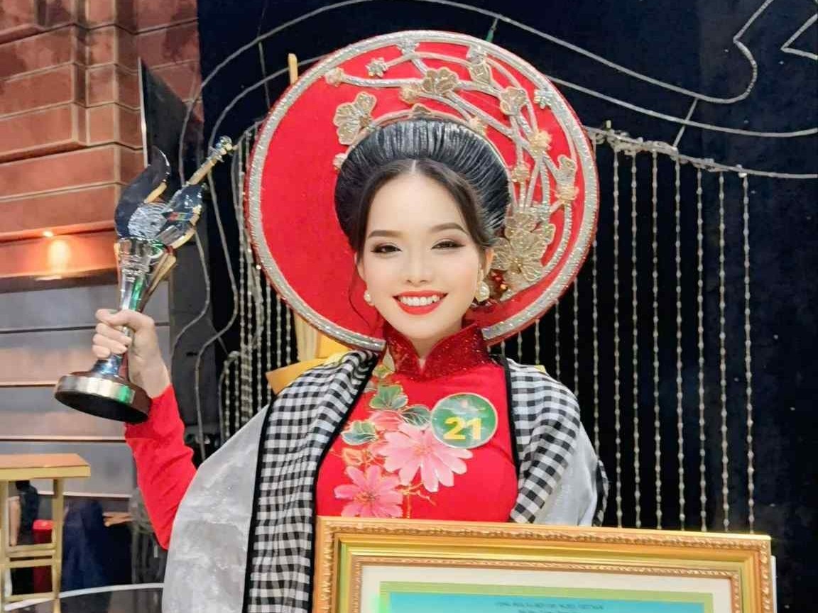 Chuông bạc vọng cổ 2025 gọi tên học trò của nghệ sĩ Thy Nhung