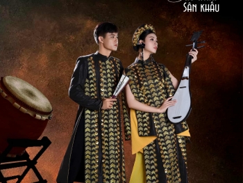 Đón mừng ngày Giỗ Tổ sân khấu, Quán quân Liêu Kỳ tỏ lòng tri ân qua BST 'Sắc màu sân khấu' của NTK Việt Hùng