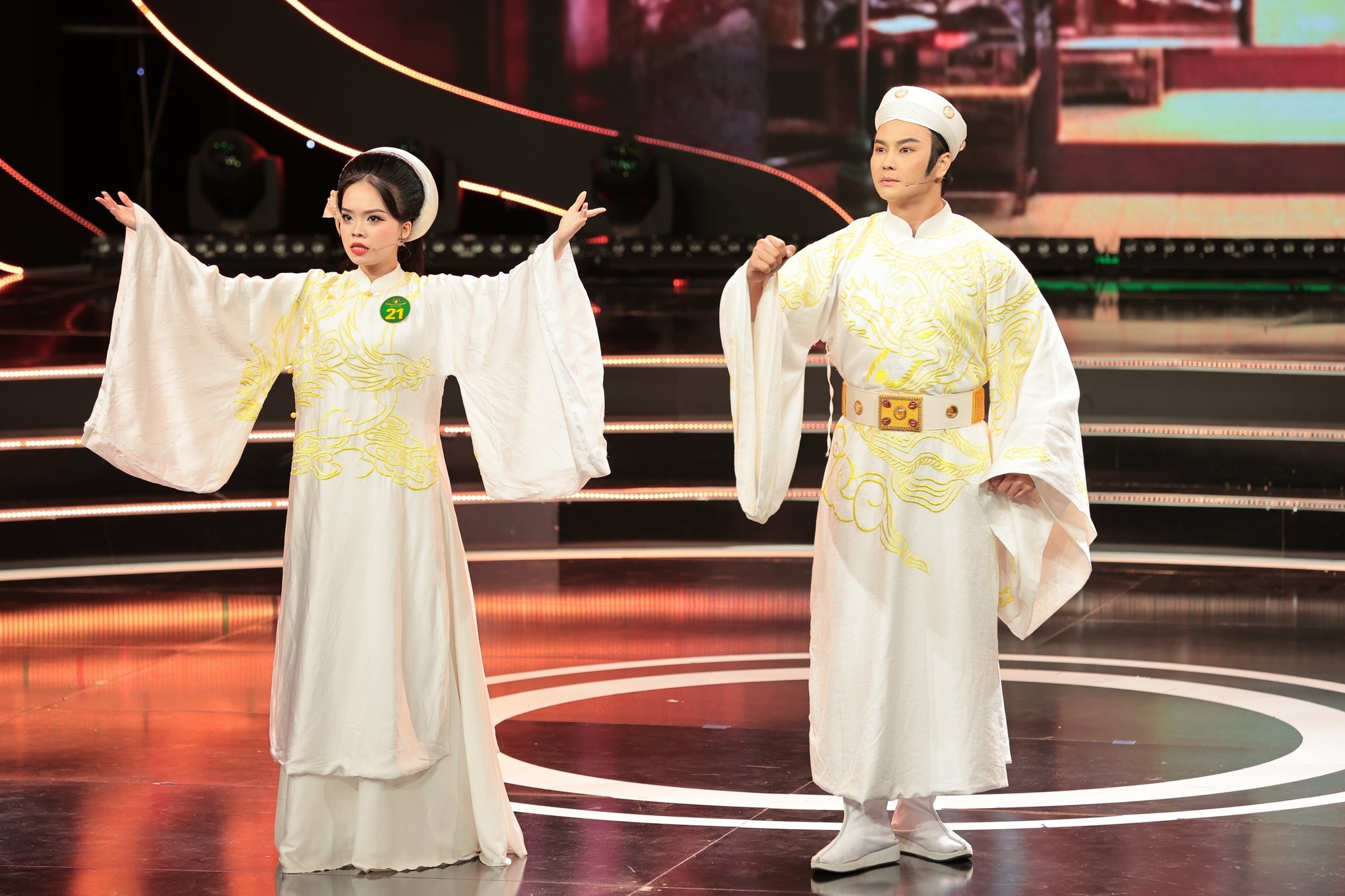 Chuông bạc vọng cổ 2025 gọi tên học trò của nghệ sĩ Thy Nhung