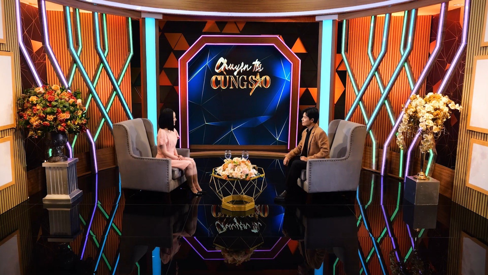 'Chuyện tối cùng sao': Nhạc sĩ Nguyễn Văn Chung suốt ngày bị hiểu lầm là 'cụ', nay viral với sáng tác về đất nước đầy tự hào