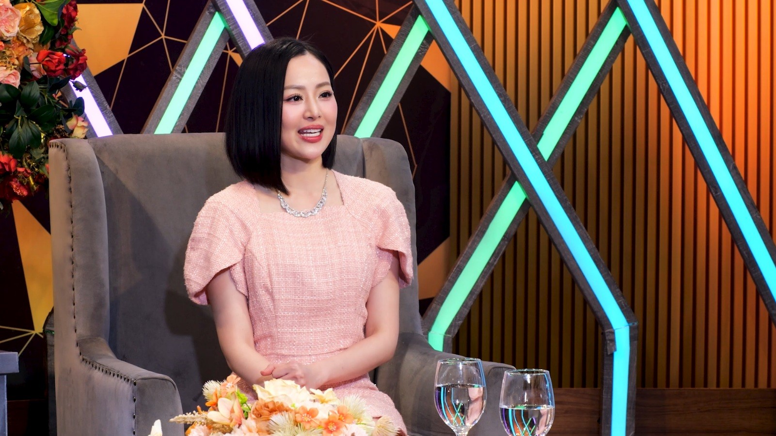 'Chuyện tối cùng sao': Nhạc sĩ Nguyễn Văn Chung suốt ngày bị hiểu lầm là 'cụ', nay viral với sáng tác về đất nước đầy tự hào