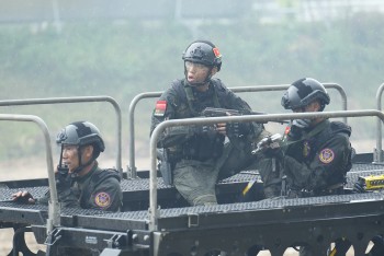 'Chiến sĩ quả cảm': Mono vượt qua giới hạn bản thân, chinh phục thử thách dù sợ độ cao