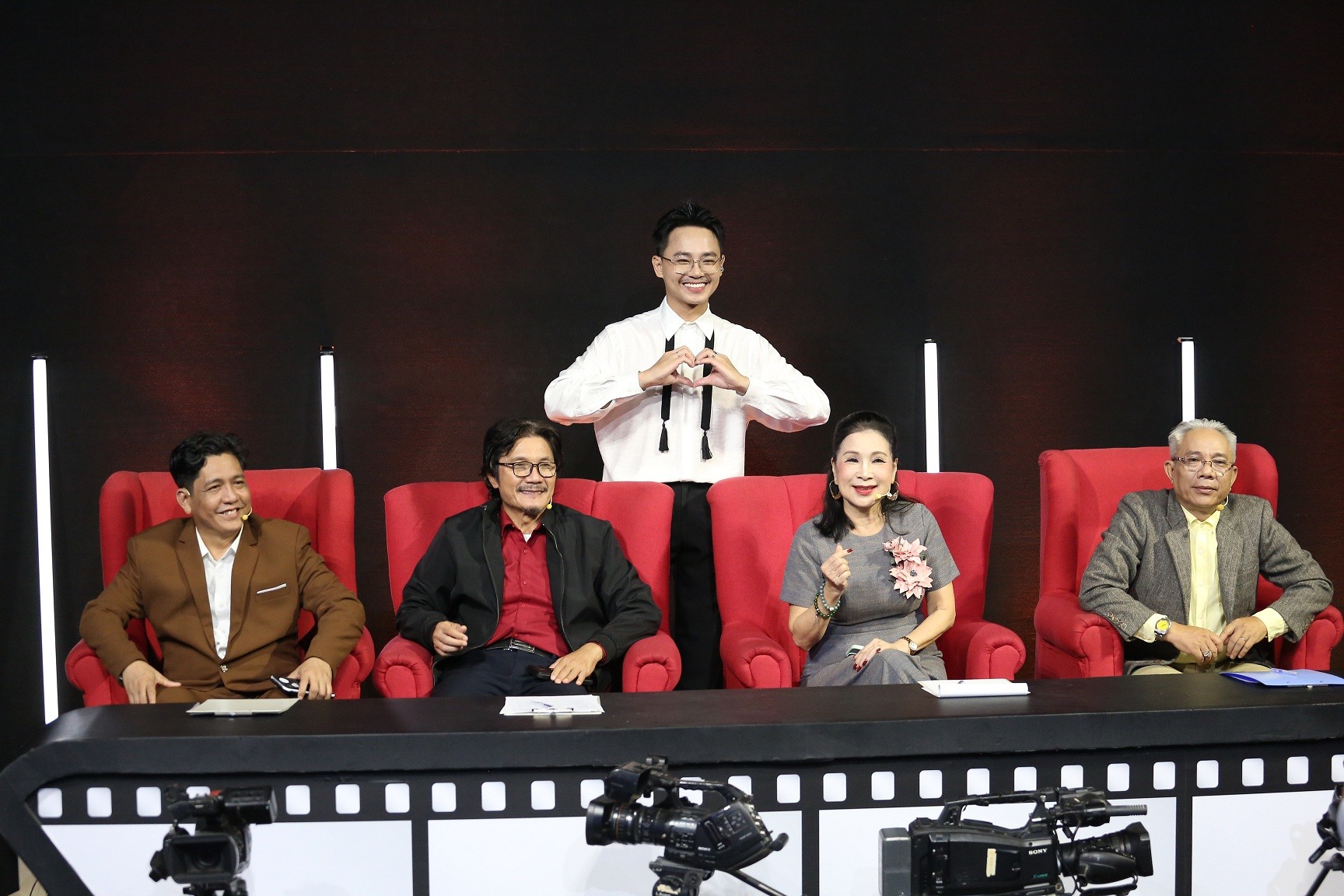 'Chinh phục đam mê' tập 3: NSND Kim Xuân muốn diễn viên trẻ mang 'hơi thở hiện đại' vào phần thi diễn xuất