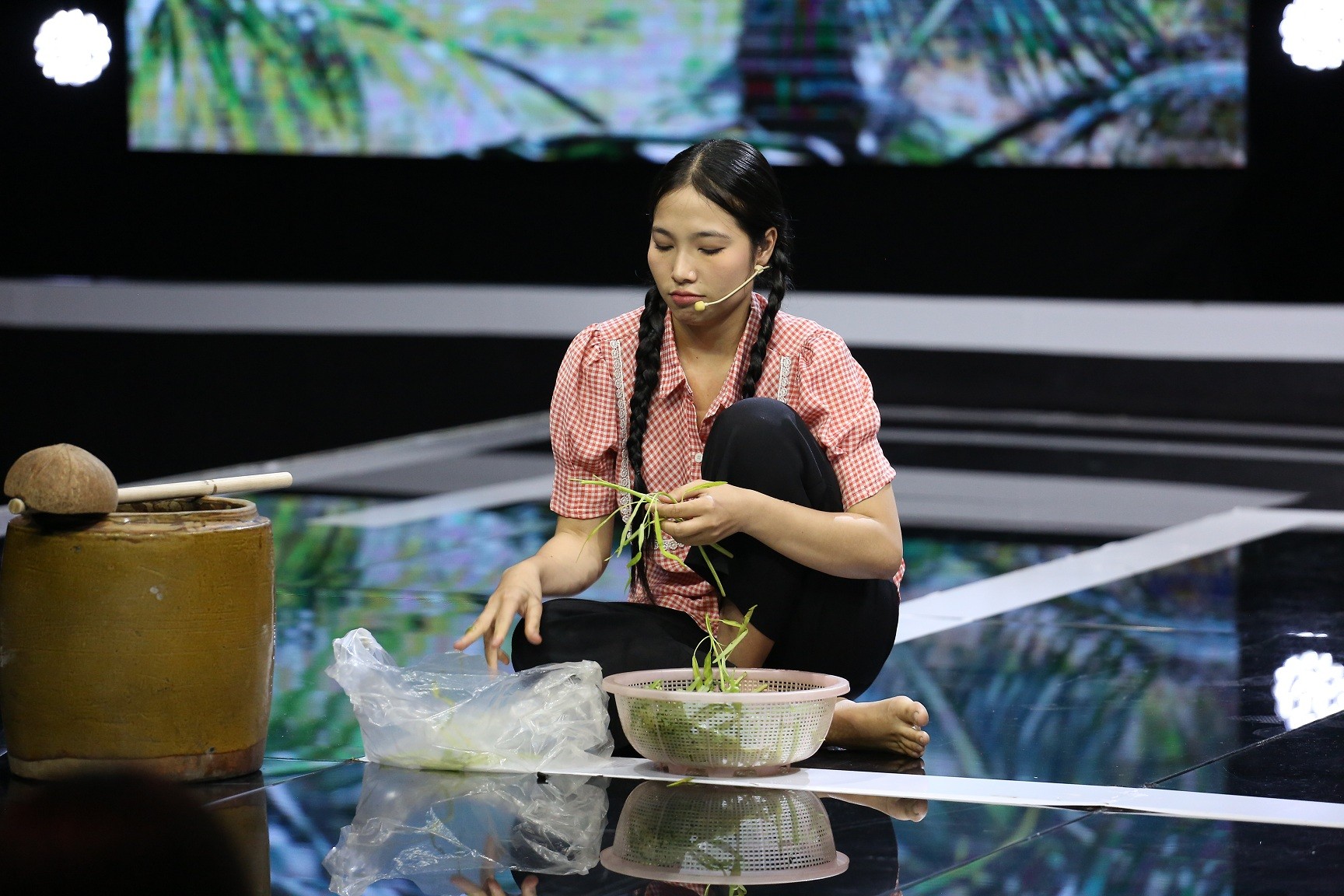 'Chinh phục đam mê' tập 3: NSND Kim Xuân muốn diễn viên trẻ mang 'hơi thở hiện đại' vào phần thi diễn xuất