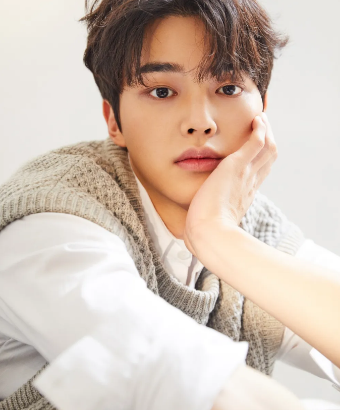 Song Kang sắp xuất ngũ, sẵn sàng trở lại với dự án mới