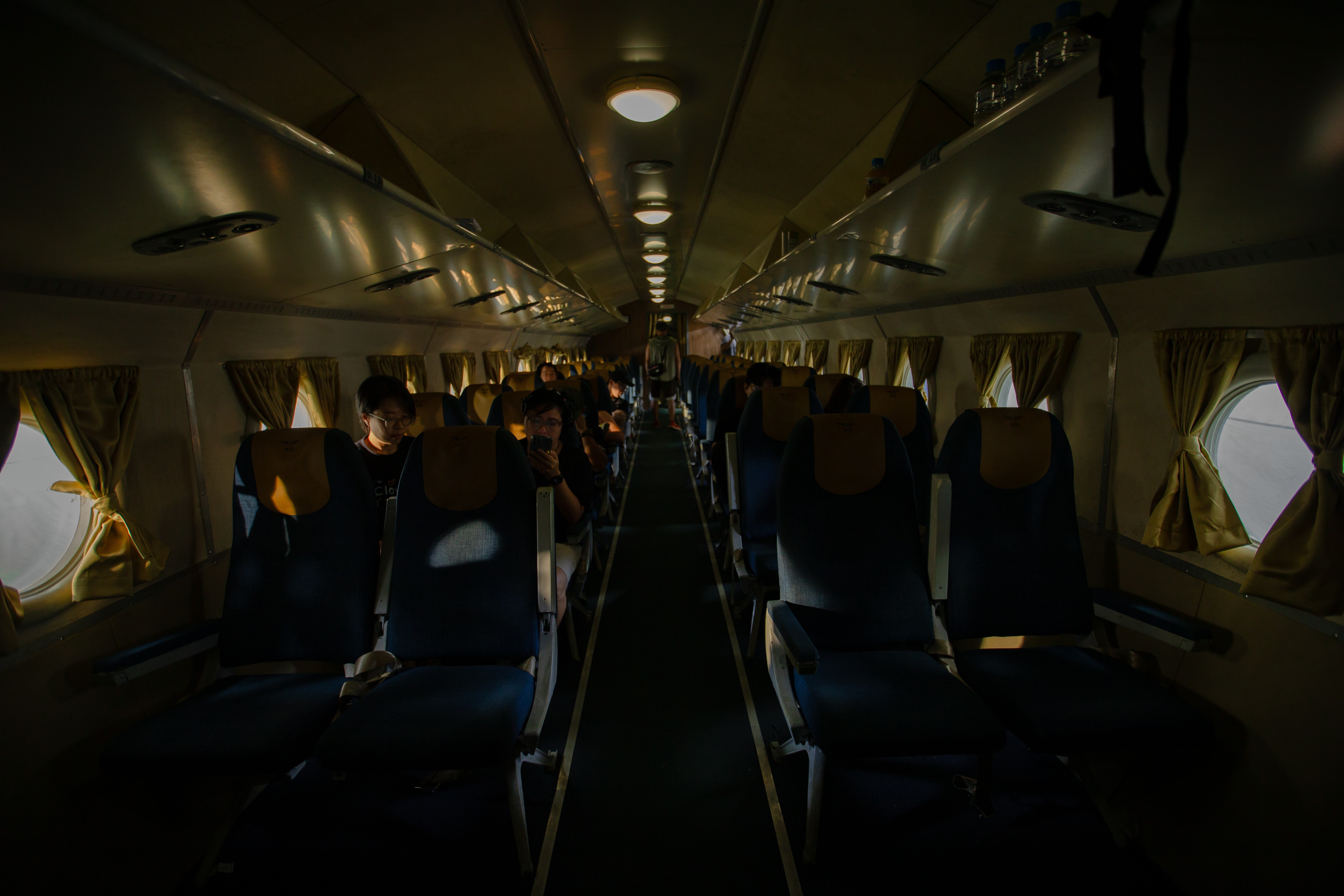 Hậu trường 'Tử chiến trên không': Làm thế nào e-kip quay được những cảnh rung lắc trên một khoang máy thật như vậy?