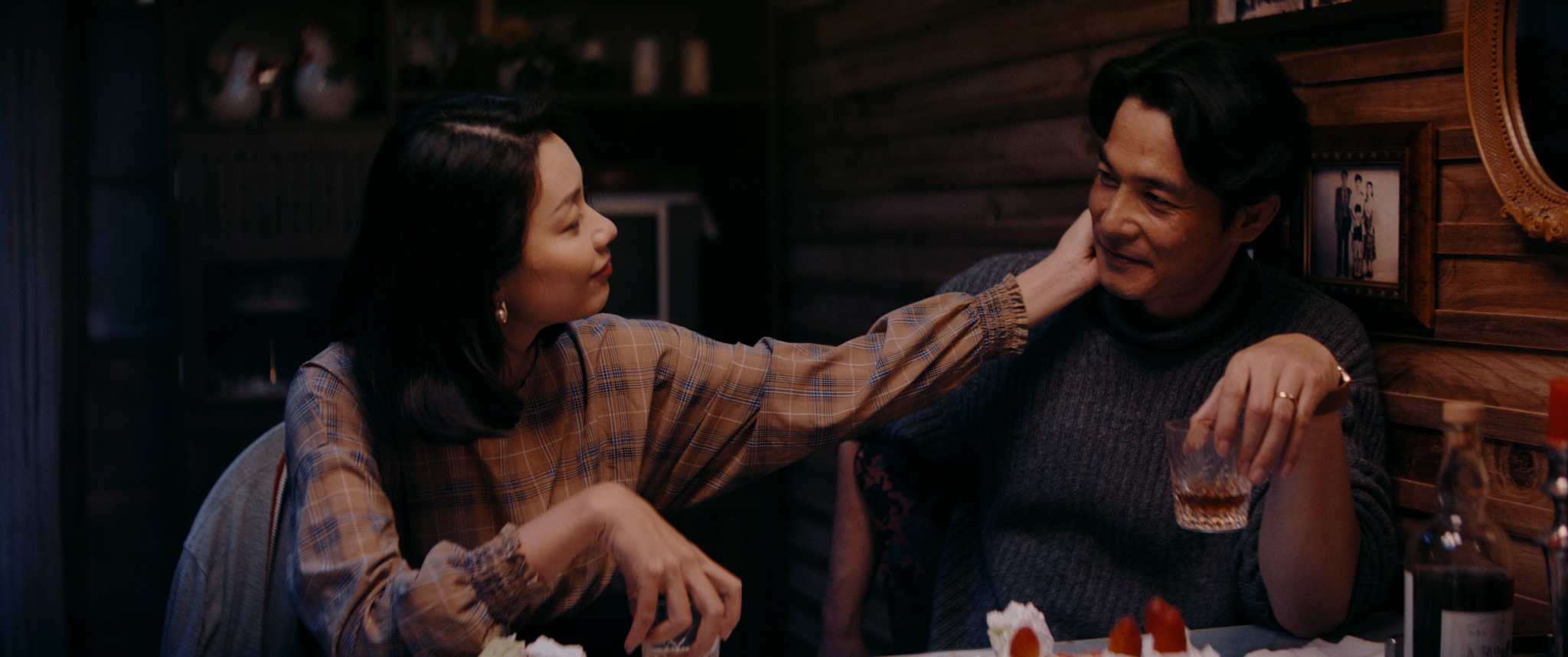 'Trái tim què quặt' tung cùng lúc hai teaser đánh dấu sự trở lại của Quách Ngọc Ngoan sau 7 năm