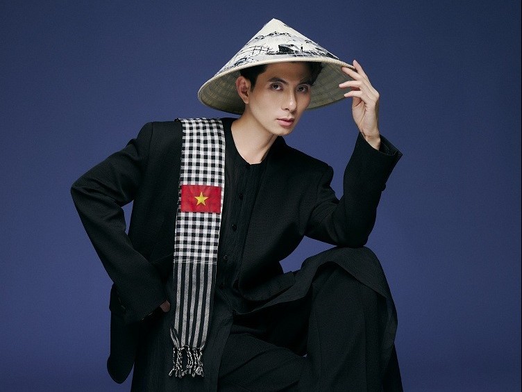 Triển lãm 'Miệt Cù Lao' – Dấu ấn 10 năm gắn bó cùng thời trang của NTK Nguyễn Minh Công