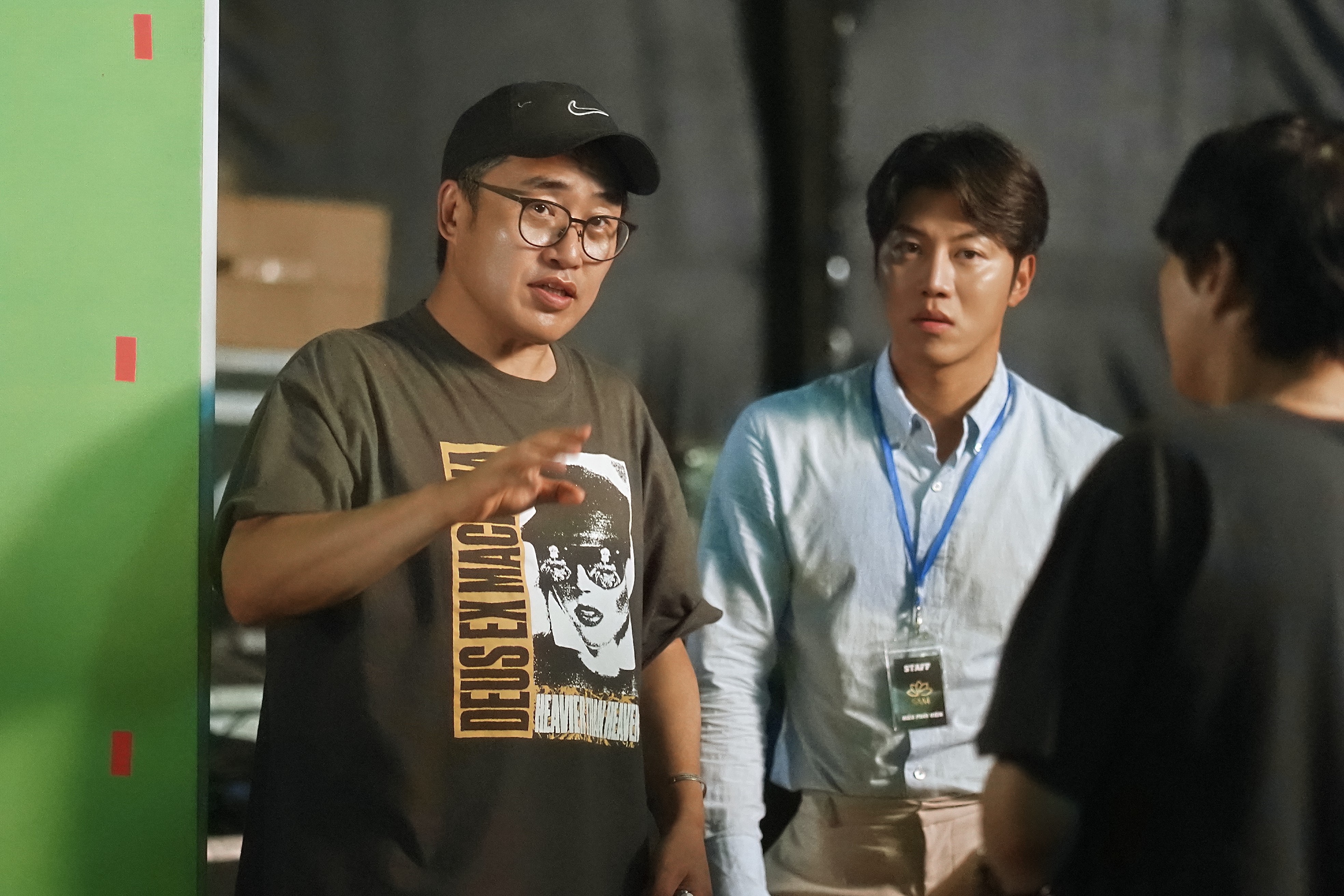 'Tay anh giữ một vì sao' gắn nhãn K: Câu chuyện tình yêu xuyên biên giới chinh phục khán giả ở mọi lứa tuổi