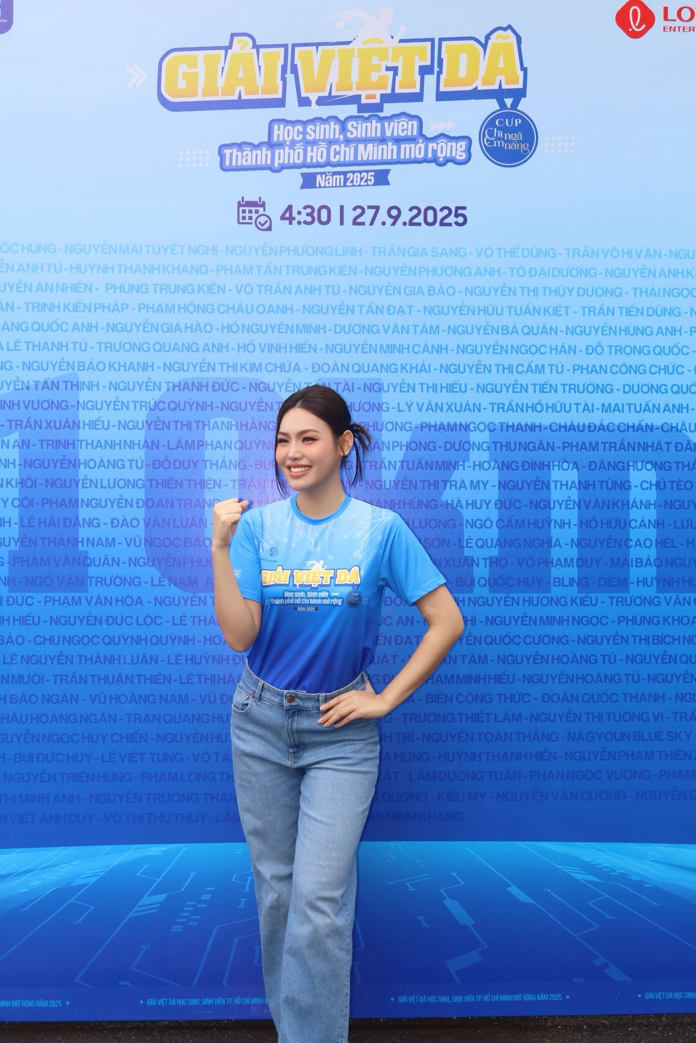 Á hậu hoàn vũ Việt Nam 2025 Đỗ Cẩm Ly xúc động khi hội ngộ các thầy cô giáo cũ tại mái trường Nhân văn