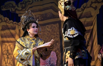 NSND Thanh Ngân cùng 'Chuông vàng vọng cổ' làm sống lại 'Giấc mộng đêm xuân' trong mùa Giỗ Tổ 2025