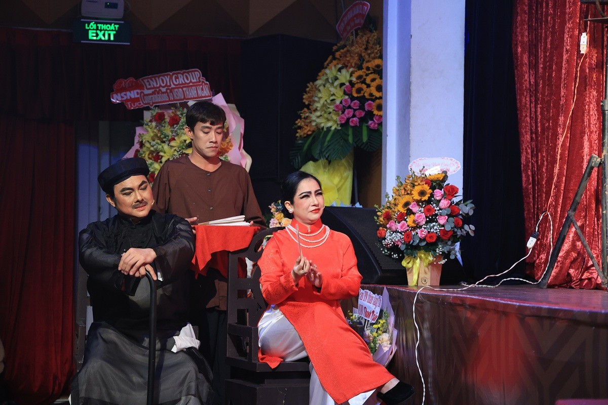 NSND Thanh Ngân cùng 'Chuông vàng vọng cổ' làm sống lại 'Giấc mộng đêm xuân' trong mùa Giỗ Tổ 2025