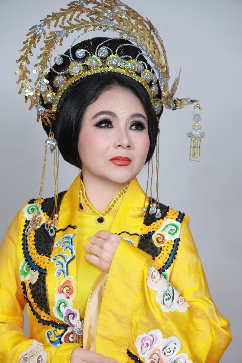 NSND Thanh Ngân cùng 'Chuông vàng vọng cổ' làm sống lại 'Giấc mộng đêm xuân' trong mùa Giỗ Tổ 2025