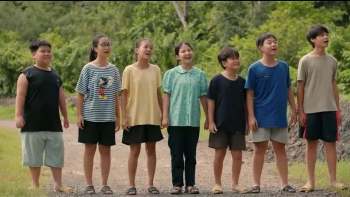 'Cách em 1 milimet' gây sốt khi khuấy động ký ức tuổi thơ của 8X, 9X