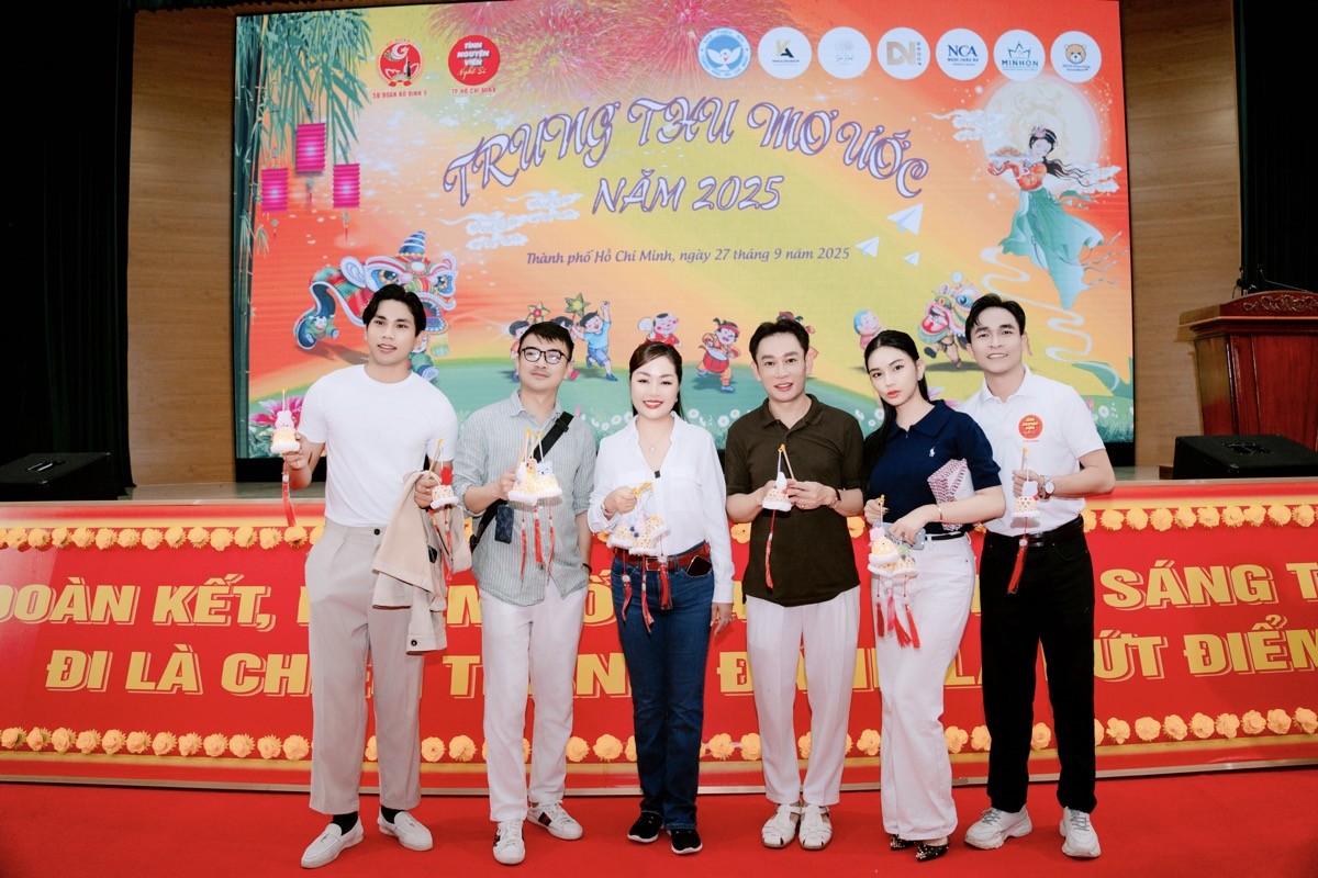 Hoa hậu Hoàng Thanh Nga:  Từ thảm đỏ đến trái tim yêu thương vì cộng đồng