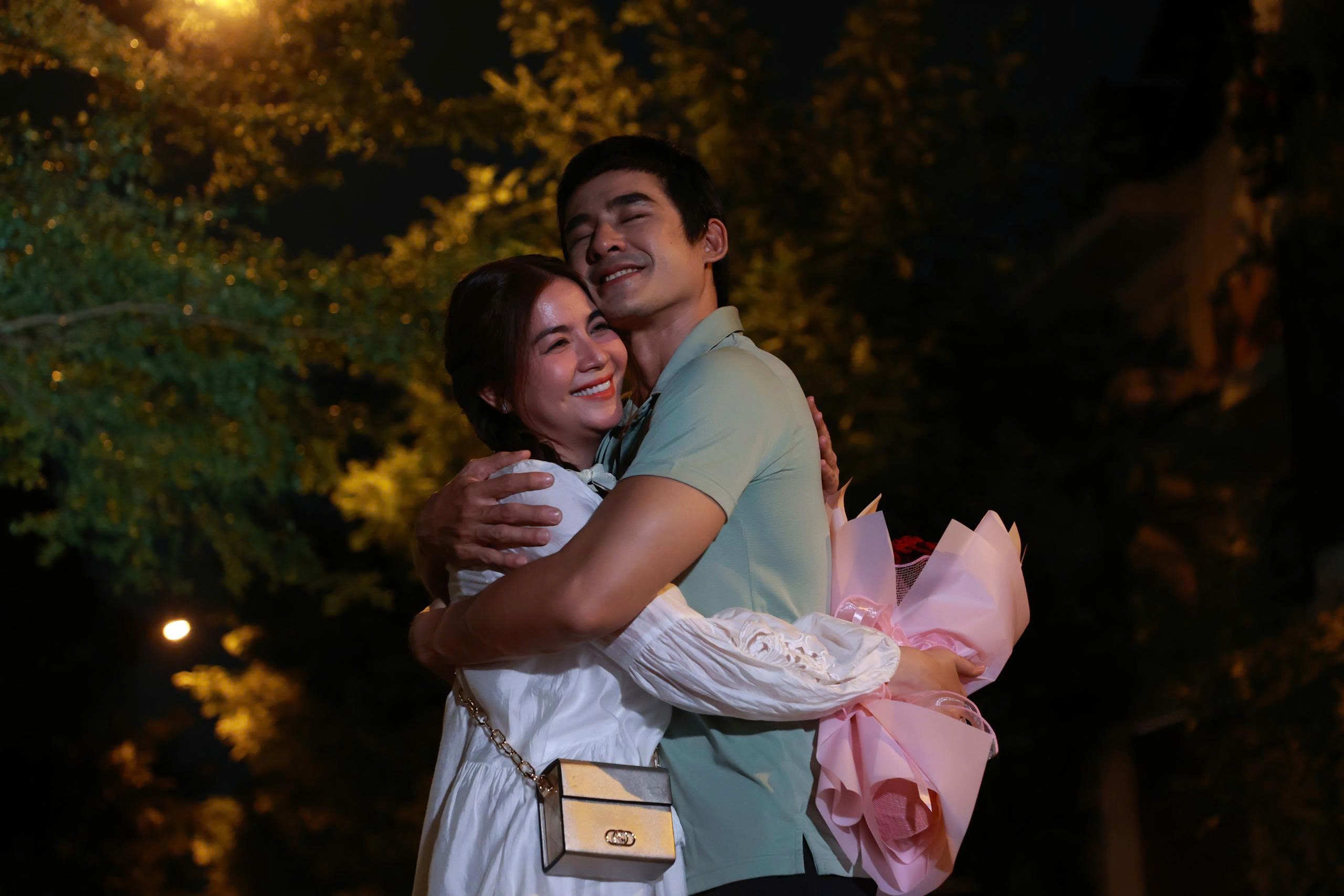 Đan Trường ra mắt MV mới, dành tặng toàn bộ doanh thu cho bà con ảnh hưởng vì bão lũ