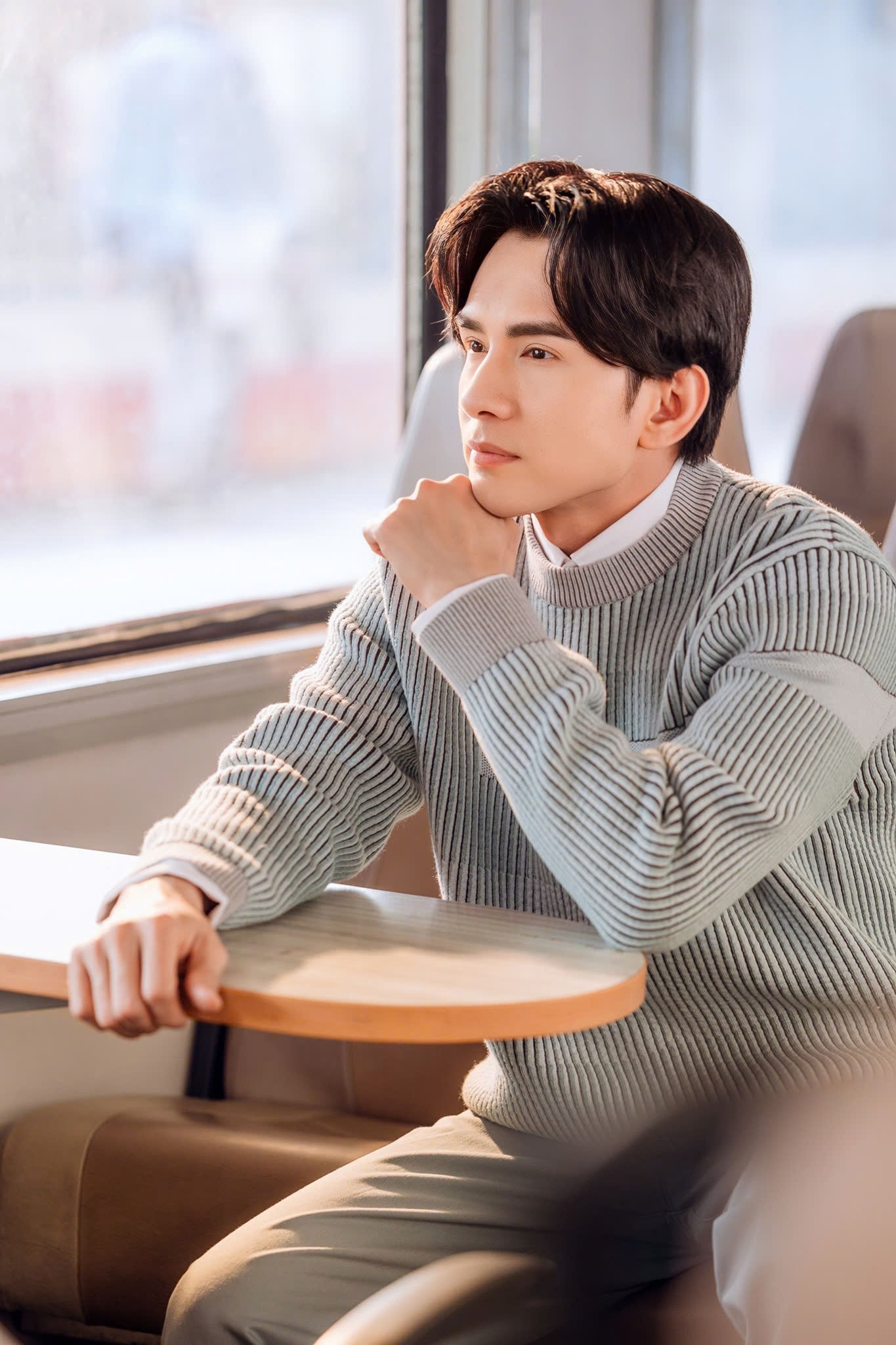 Đan Trường ra mắt MV mới, dành tặng toàn bộ doanh thu cho bà con ảnh hưởng vì bão lũ