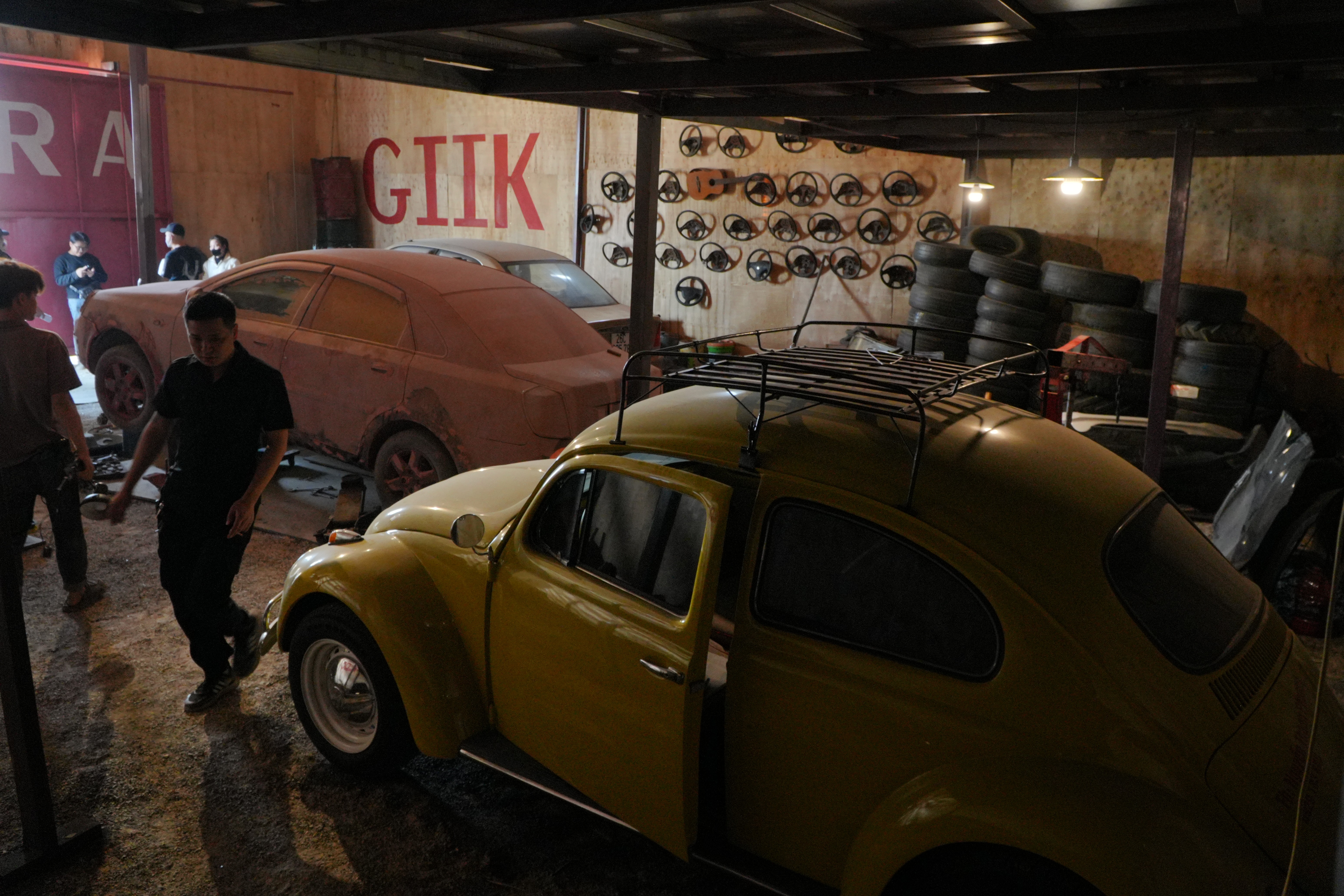 Đạo diễn Lương Đình Dũng suýt chết khi quay phim kinh dị 'Đồi hành xác: Tà thuyết đen trở lại'