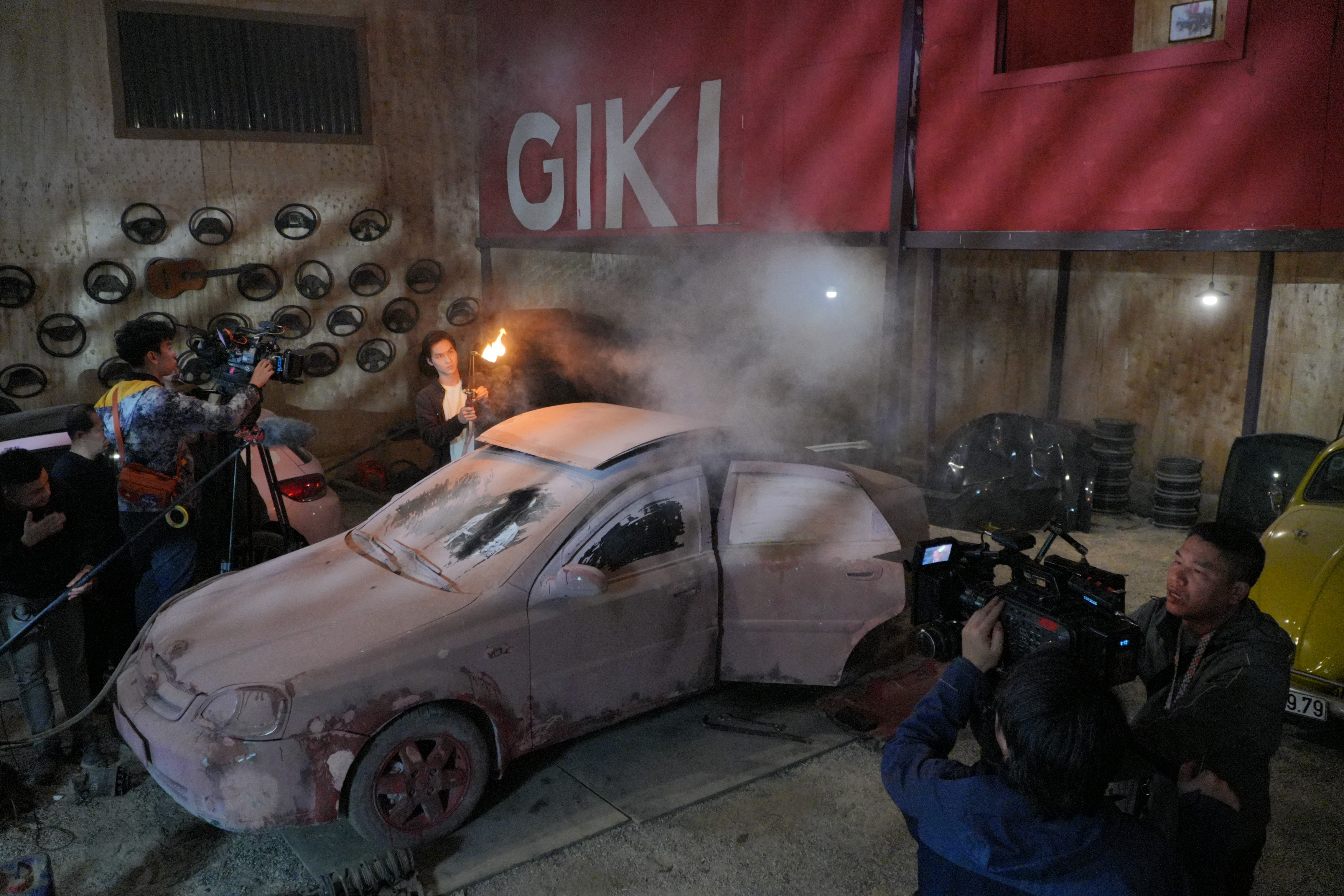 Đạo diễn Lương Đình Dũng suýt chết khi quay phim kinh dị 'Đồi hành xác: Tà thuyết đen trở lại'