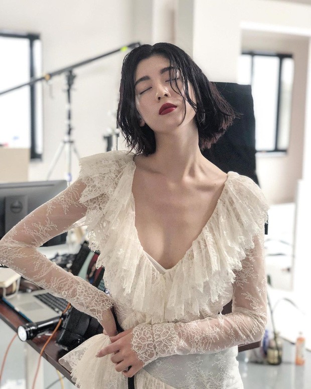 Nhan sắc của nữ bác sĩ nóng bỏng trong 'Alice in Borderland'