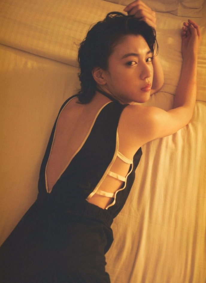 Nhan sắc của nữ bác sĩ nóng bỏng trong 'Alice in Borderland'