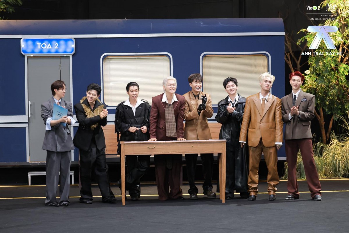 ‘Anh Trai Say Hi’ kéo dài 6 tiếng: Người khen ‘cuốn’, người kêu ‘mệt mỏi’