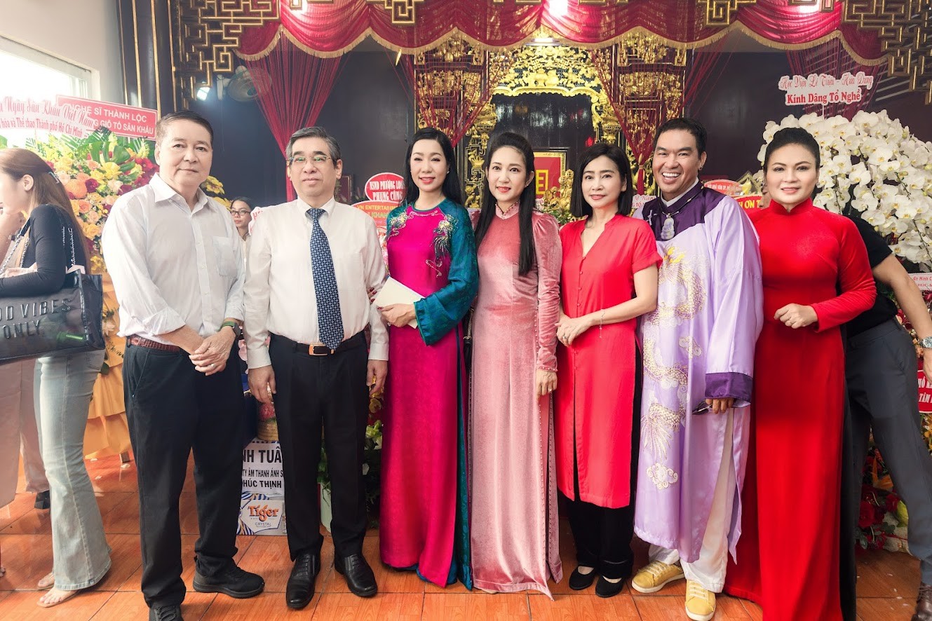 NSND Trịnh Kim Chi dành toàn bộ số tiền cúng Tổ để cứu trợ bà con vùng lũ Bualoi